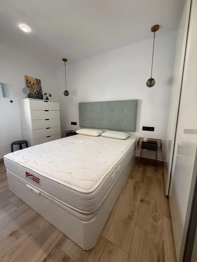 Habitación de Piso de alquiler en Cádiz con Aire acondicionado, Calefacción y Terraza