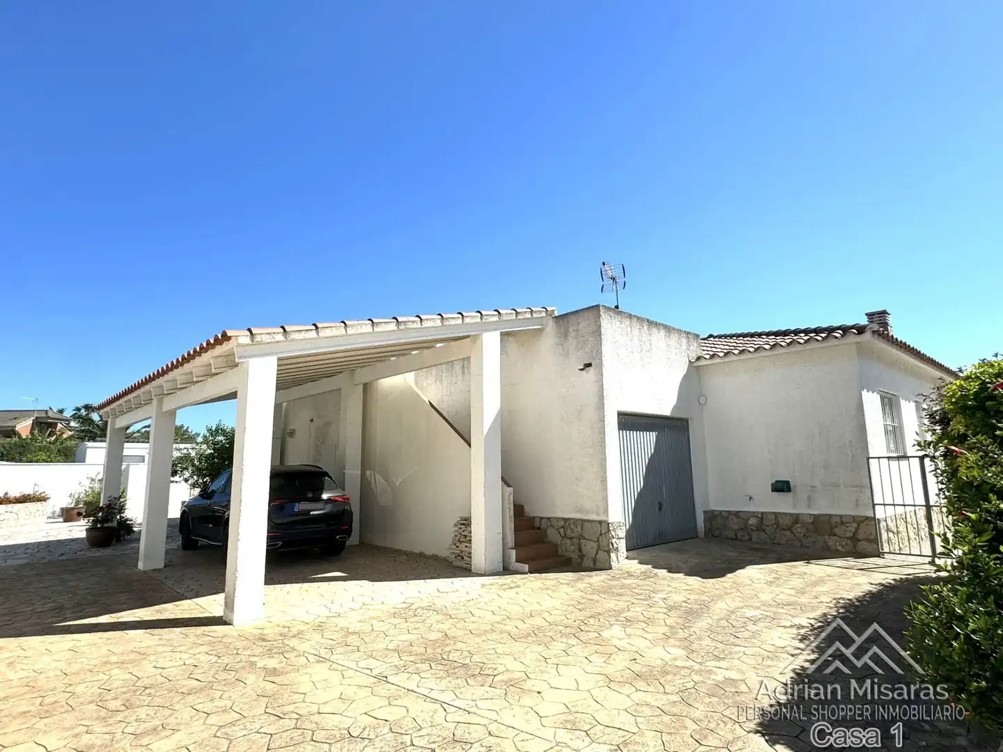 Vista exterior de Casa o chalet en venta en Deltebre con Aire acondicionado, Piscina y Amueblado