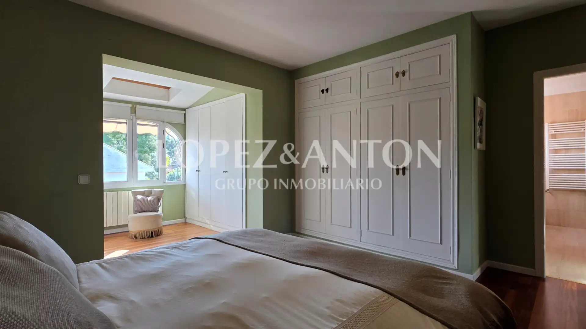 Habitación de Casa o chalet en venta en L'Eliana con Calefacción, Jardín privado y Parquet