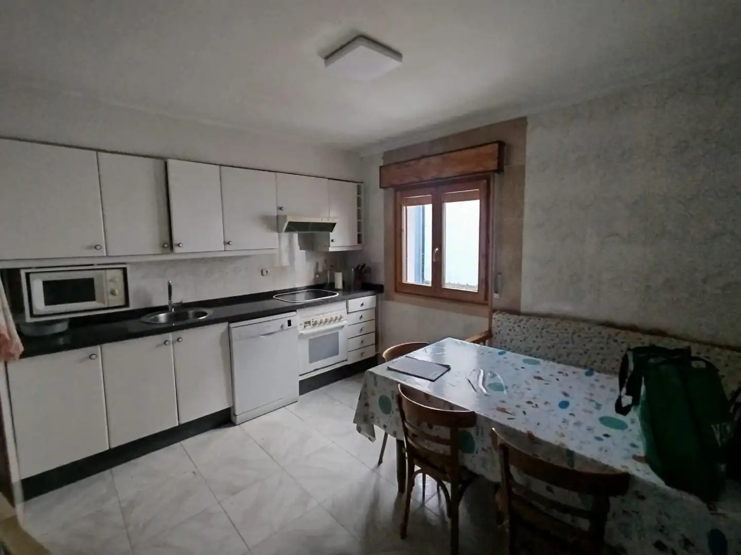 Cuina de Casa o xalet en venda en Onzonilla amb Calefacció, Jardí privat i Parquet