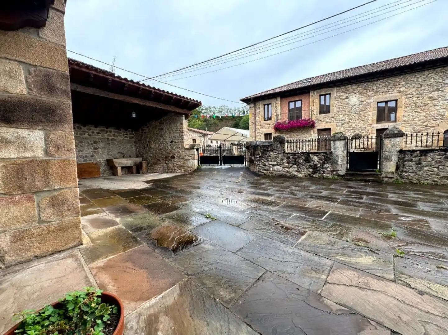 Vista exterior de Casa o chalet en venta en Molledo con Calefacción, Jardín privado y Terraza