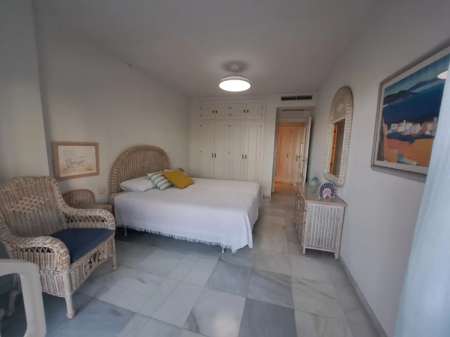 Schlafzimmer von Wohnung zur Miete in Marbella mit Klimaanlage, Heizung und Terrasse