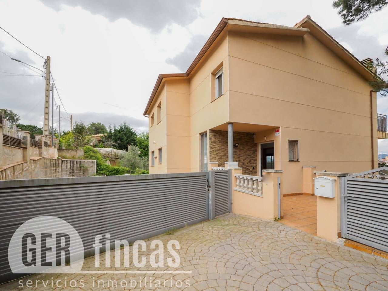 Exterior view of House or chalet for sale in Terrassa  with Heating, Terrace and Alarm