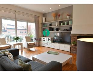 Sala d'estar de Casa adosada en venda en Sant Cugat del Vallès amb Aire condicionat, Calefacció i Parquet