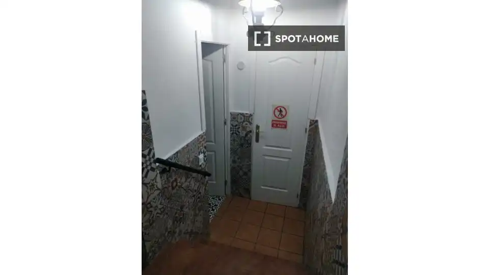 Bany de Apartament per a compartir en Encinasola amb Aire condicionat, Terrassa i Moblat