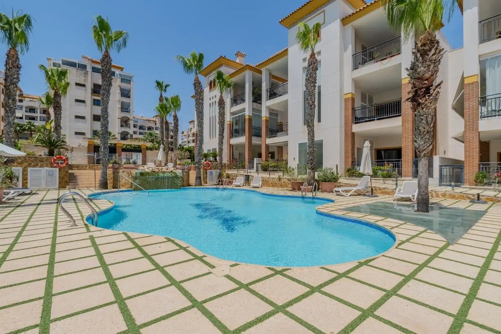 Piscina de Planta baja en venta en Guardamar del Segura con Aire acondicionado, Calefacción y Terraza