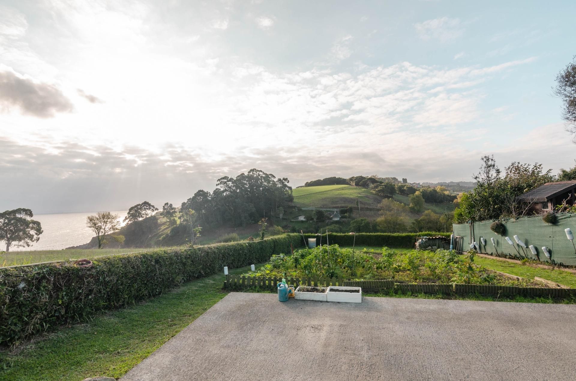 Jardí de Casa adosada en venda en Gozón amb Calefacció i Jardí privat