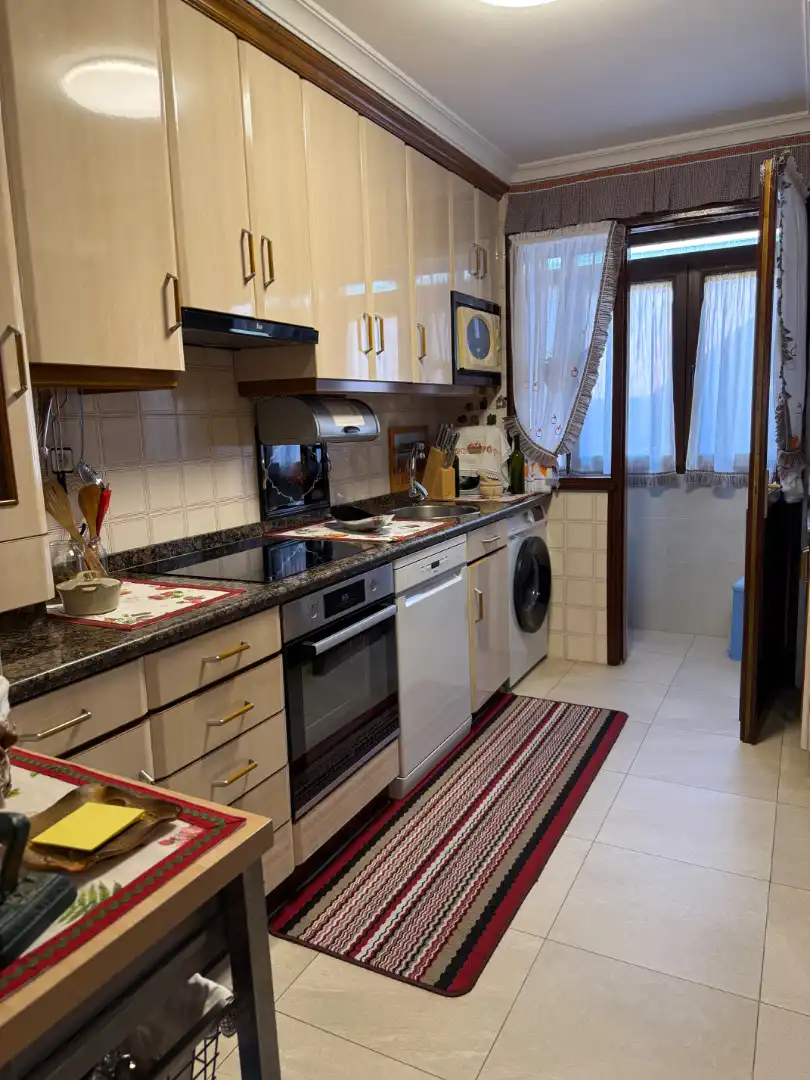 Küche von Wohnung zum Verkauf in Oviedo  mit Heizung, Terrasse und Abstellraum
