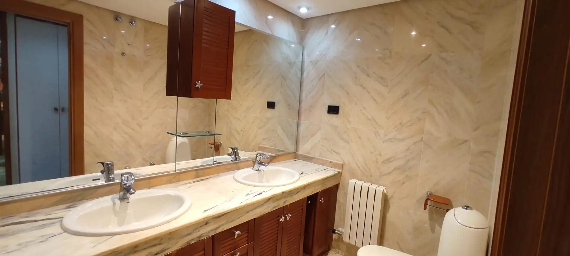 Baño de Piso de alquiler en Zaragoza con Aire acondicionado, Calefacción y Parquet