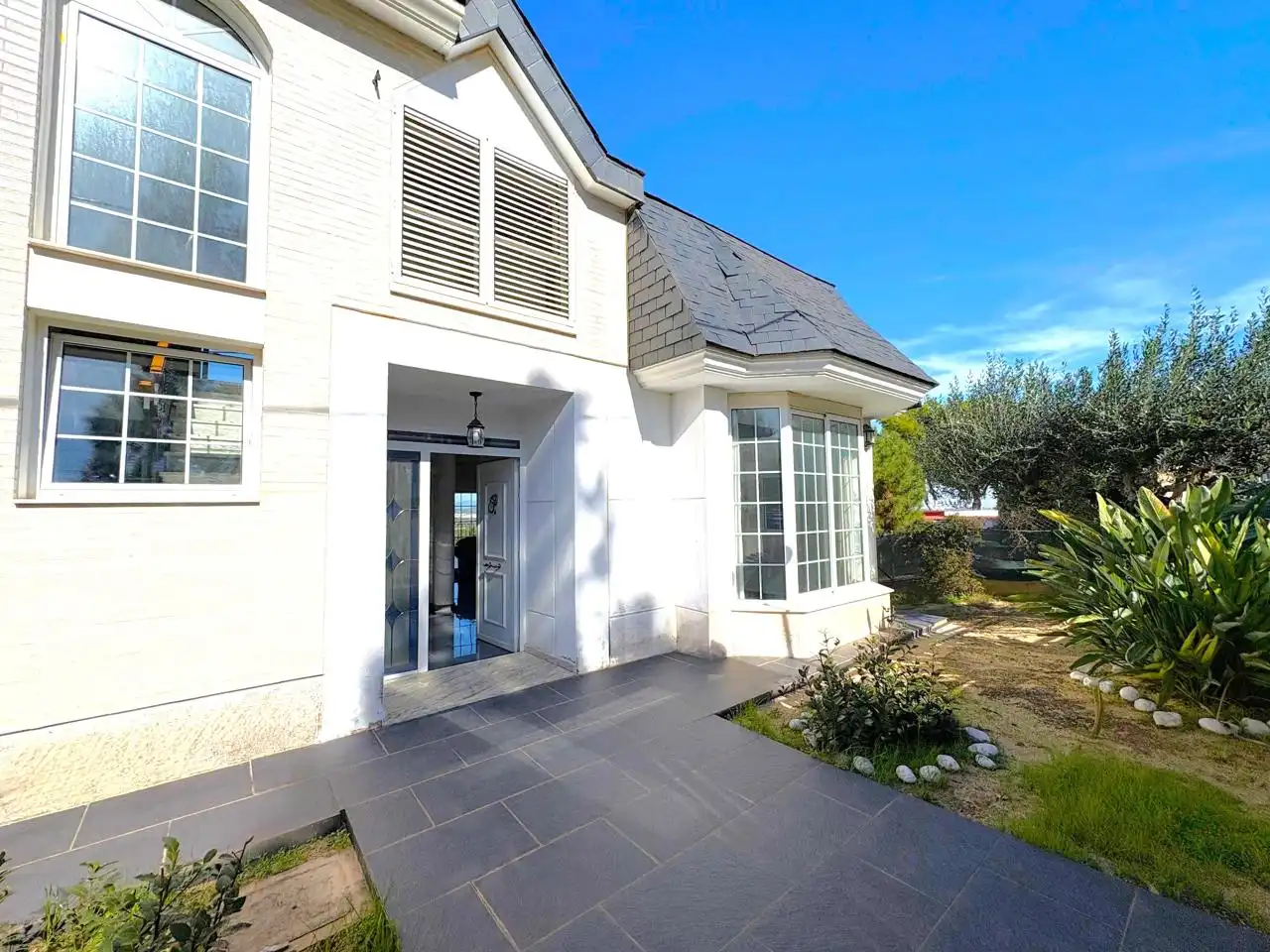 Vista exterior de Casa o chalet en venta en Chiva con Aire acondicionado, Jardín privado y Terraza