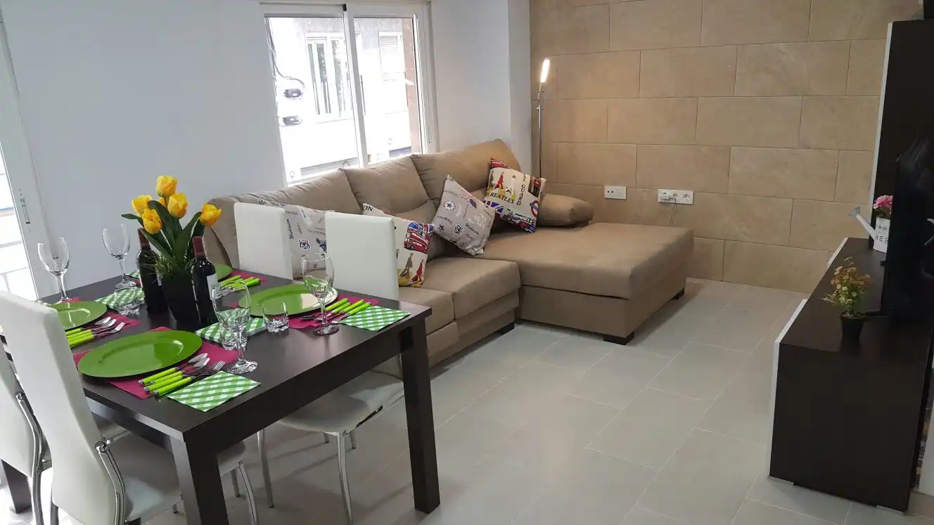 Wohnzimmer von Wohnung zur Miete in Elche / Elx mit Klimaanlage und Möbliert