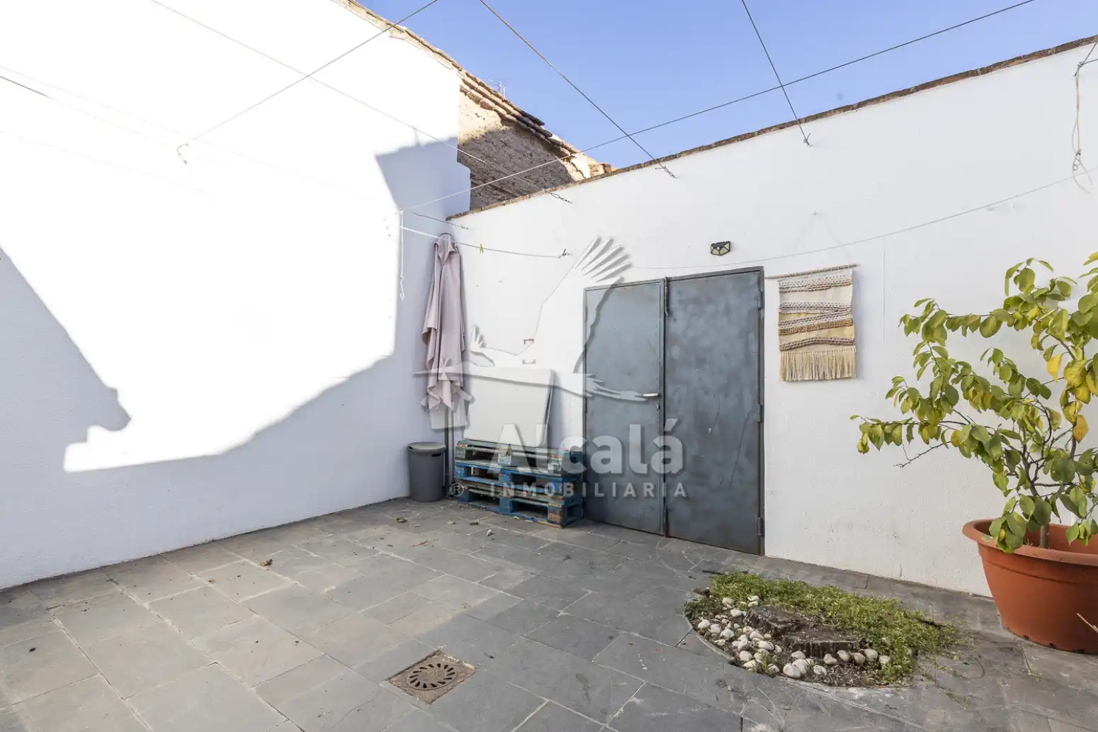 Exterior view of Houses for sale in Alcalá de Henares  with Air Conditioner, Heating and Private garden