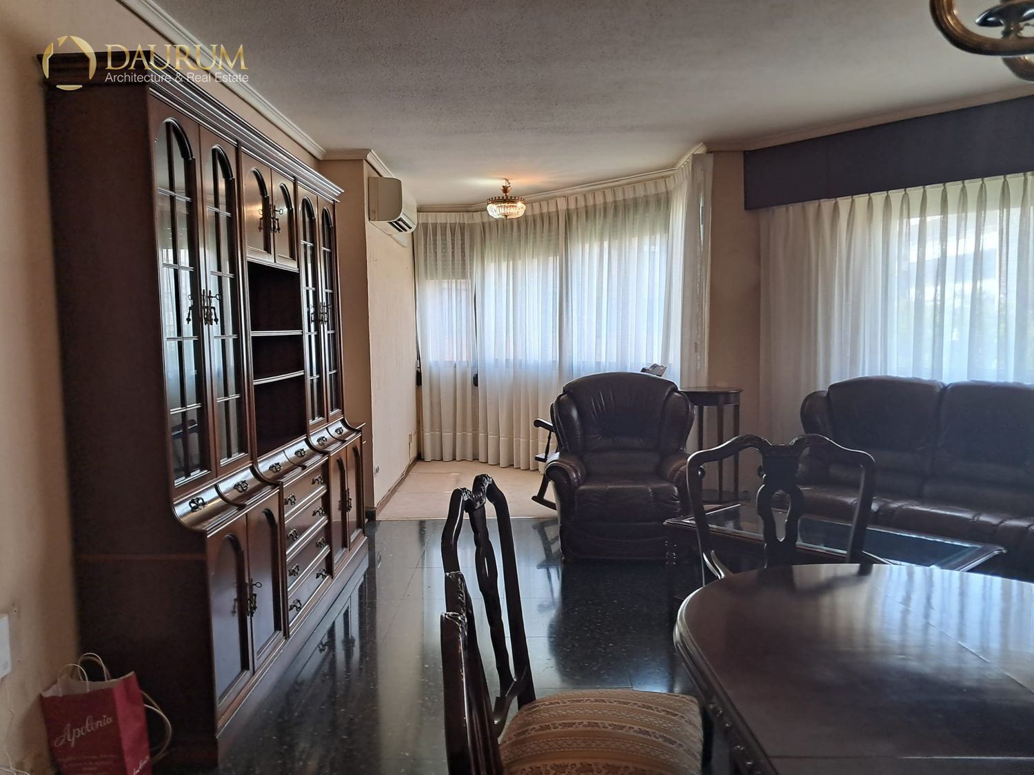 Sala d'estar de Pis en venda en  Valencia Capital amb Aire condicionat
