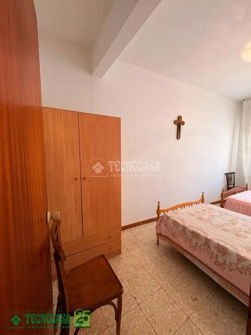 Habitación de Piso en venta en Dosbarrios con Calefacción