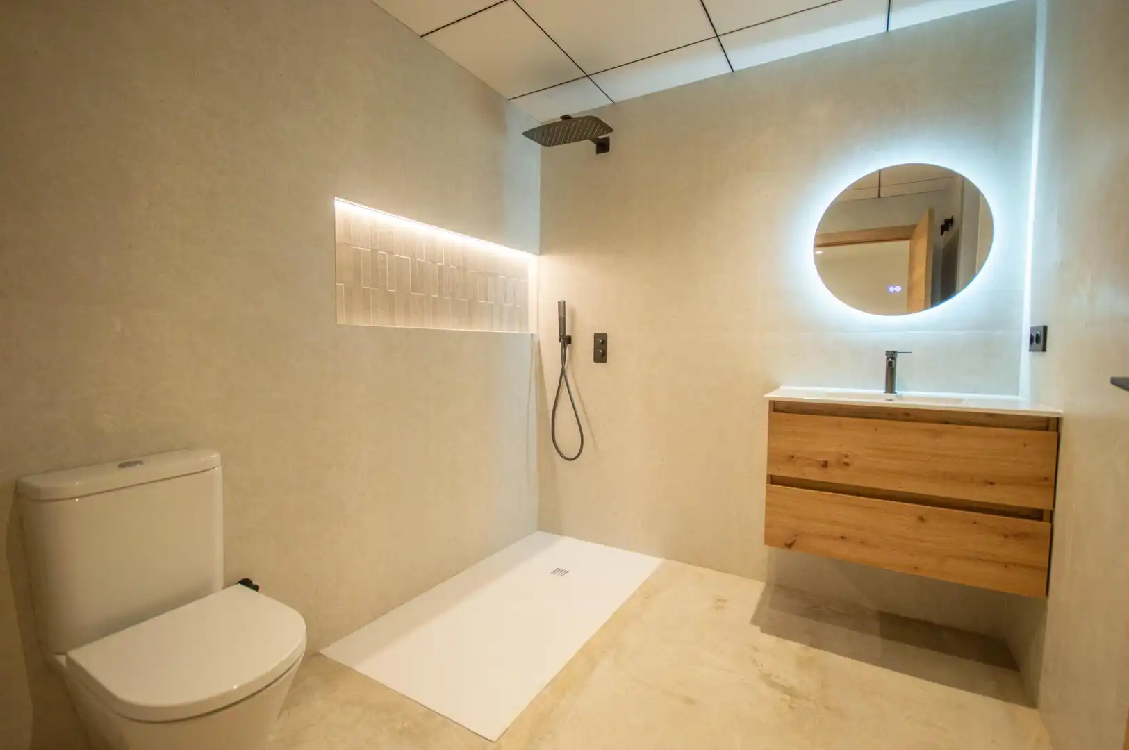 Baño de Piso en venta en Plaza de Toros - Avenida Chapí - Trinquete  
