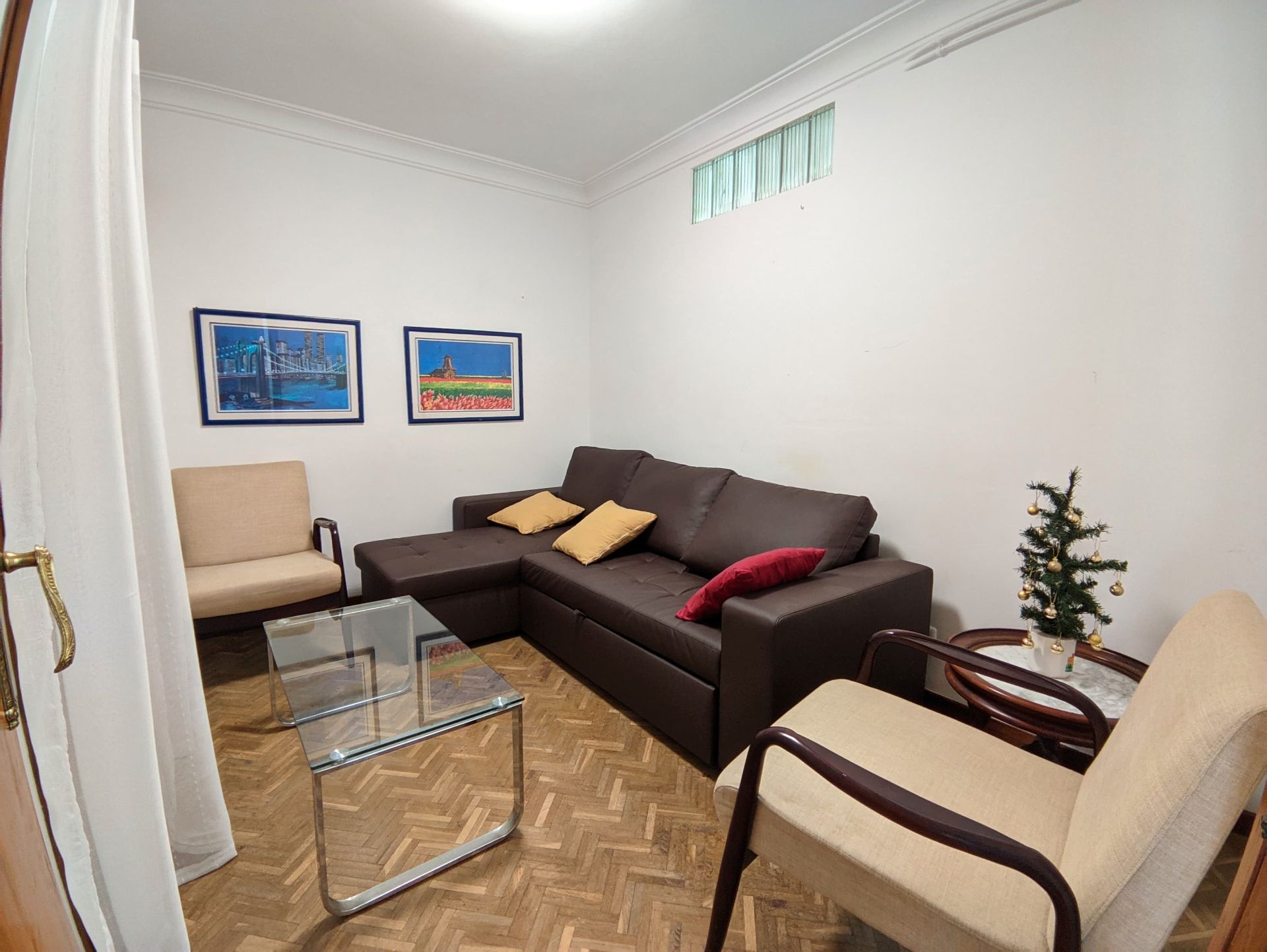 Living room of Flat to rent in A Coruña Capital   with Parquet flooring, Furnished and Oven