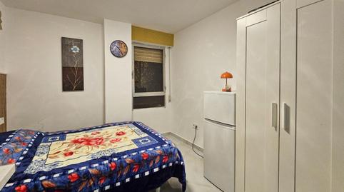 Foto 3 de Estudio de alquiler en Calle Adora, San Fermín, Madrid