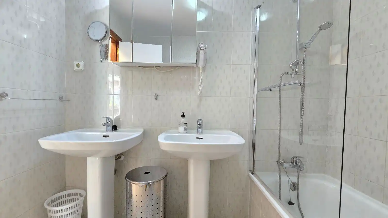 Baño de Piso en venta en Benalmádena con Aire acondicionado, Calefacción y Terraza