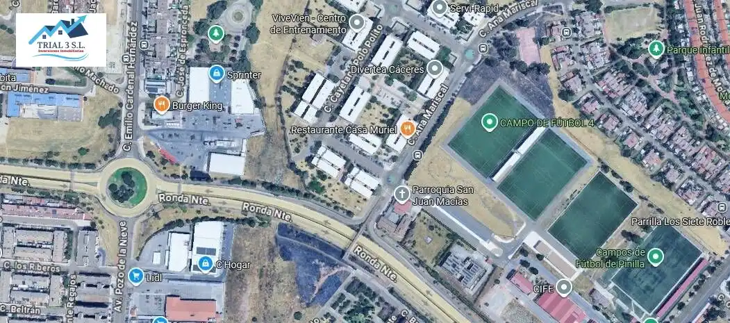 Vista exterior de Garatge en venda en Cáceres
