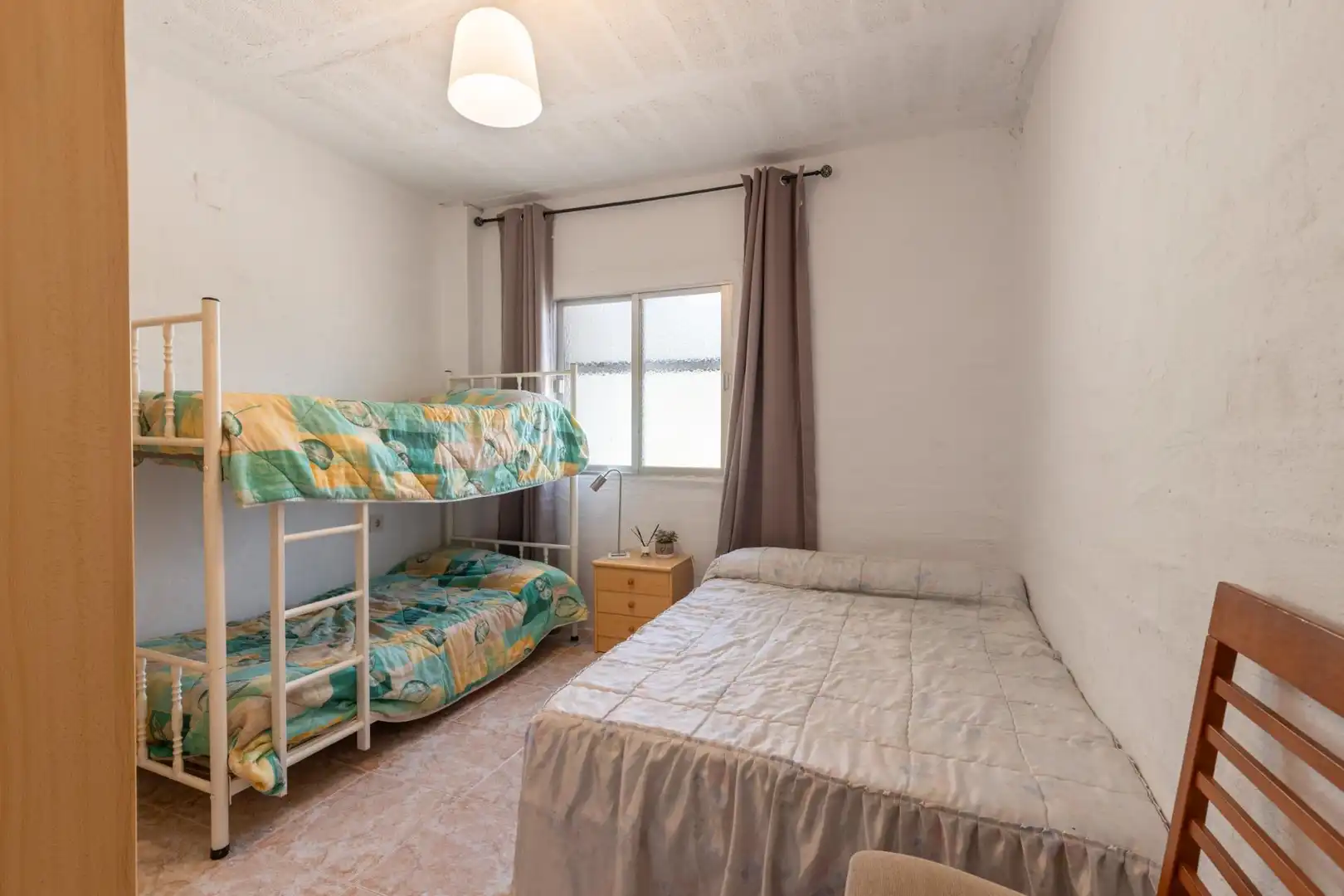 Habitación de Finca rústica en venta en Cogollos de la Vega con Jardín privado y Piscina