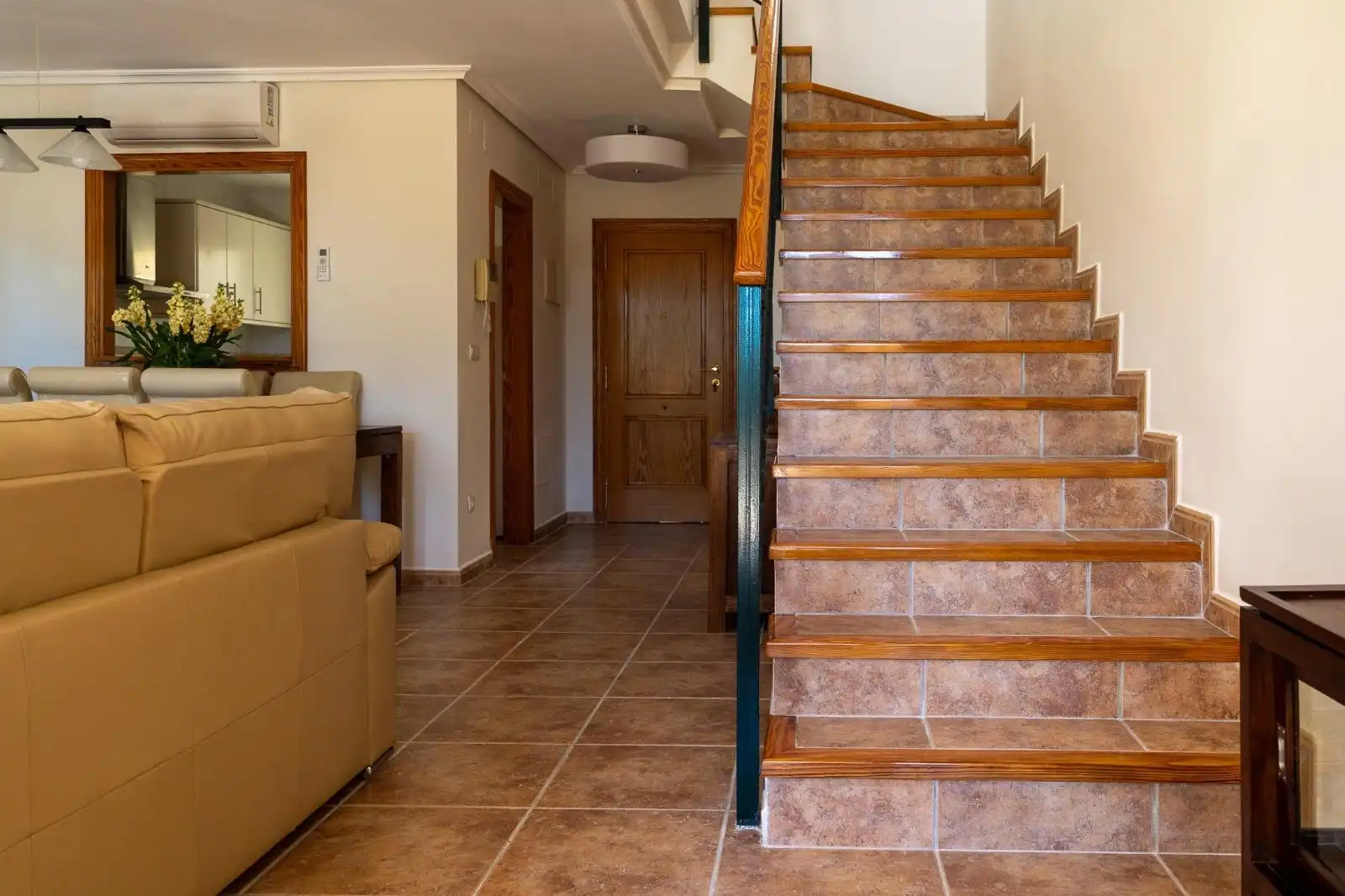 Einfamilien-Reihenhaus zum Verkauf in Altea mit Klimaanlage, Heizung und Privatgarten