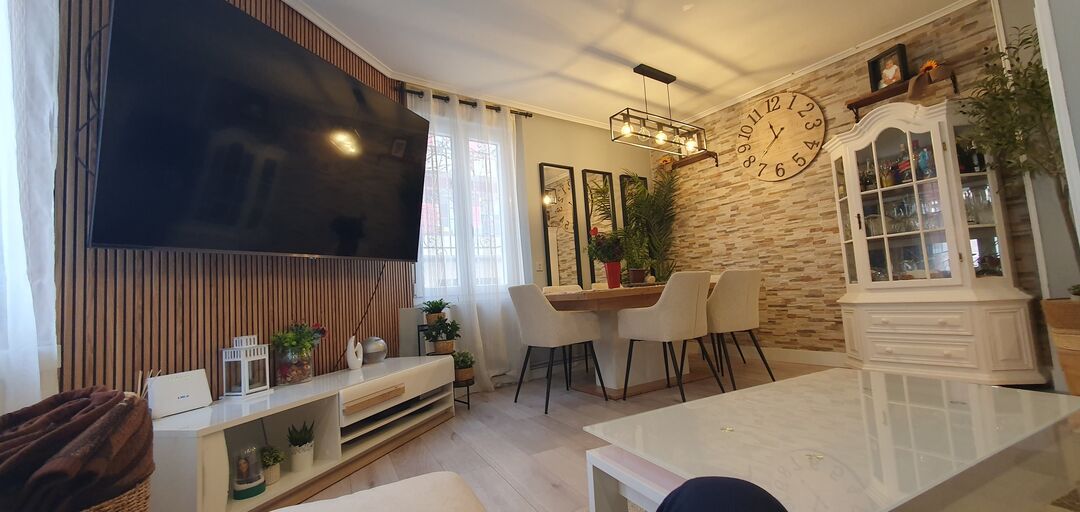 Sala d'estar de Pis en venda en Bilbao  amb Calefacció, Terrassa i Balcó