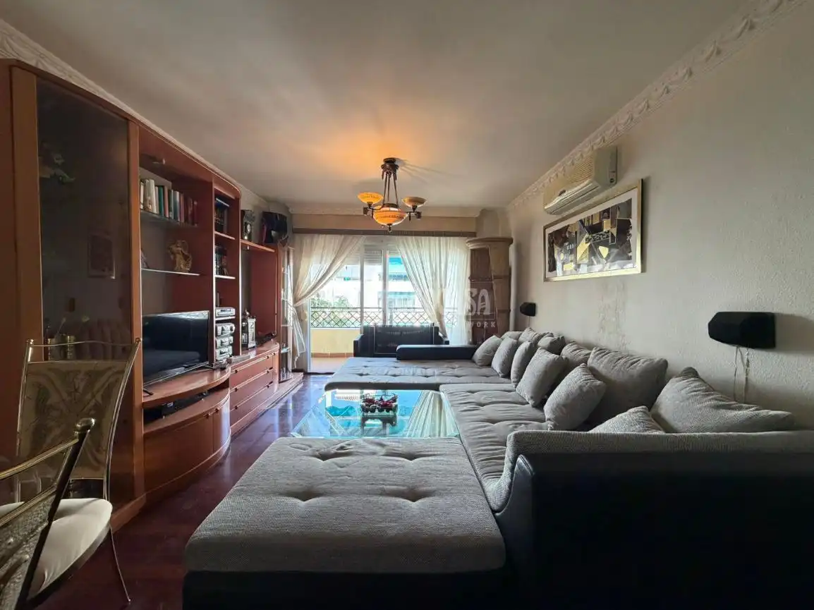 Sala de estar de Piso en venta en Mijas con Terraza y Piscina comunitaria