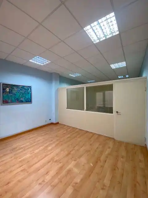 Office space with lift for sale in Calle del Doctor Verneau 3, imagen 3