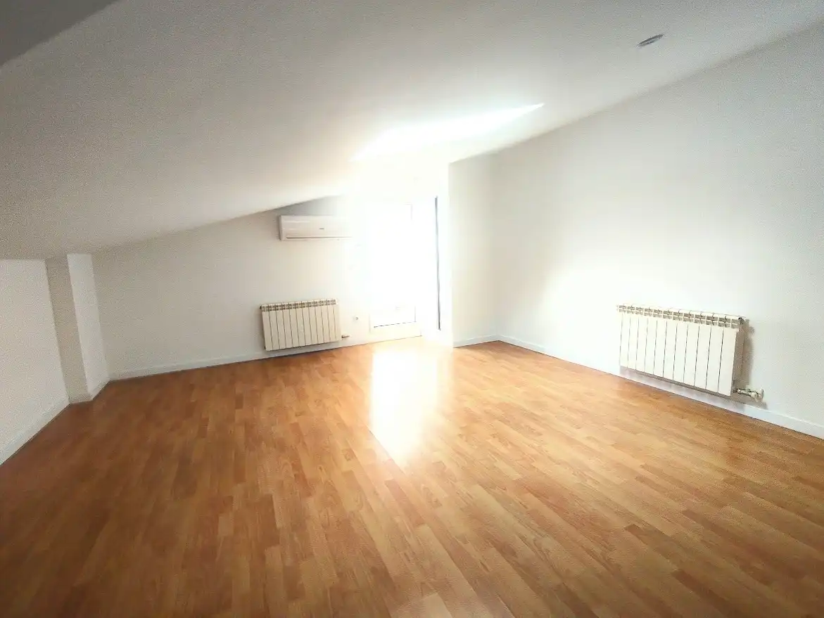 Duplexes for rent in Carrer Correu Vell, Centre Històric