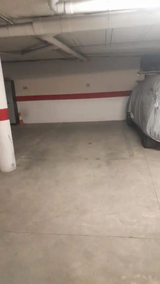 Einzelparkplatz mit Aufzug zur Miete in Calle Trasbolsa