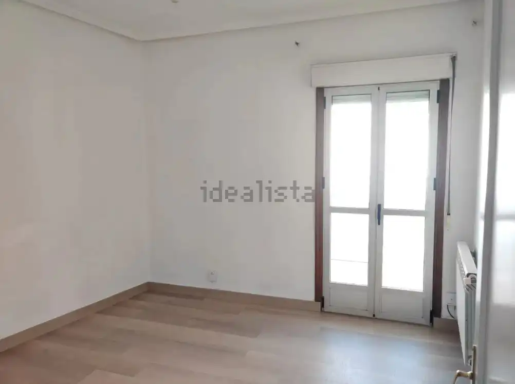 Dormitori de Casa o xalet en venda en Ourense Capital  amb Calefacció, Jardí privat i Moblat