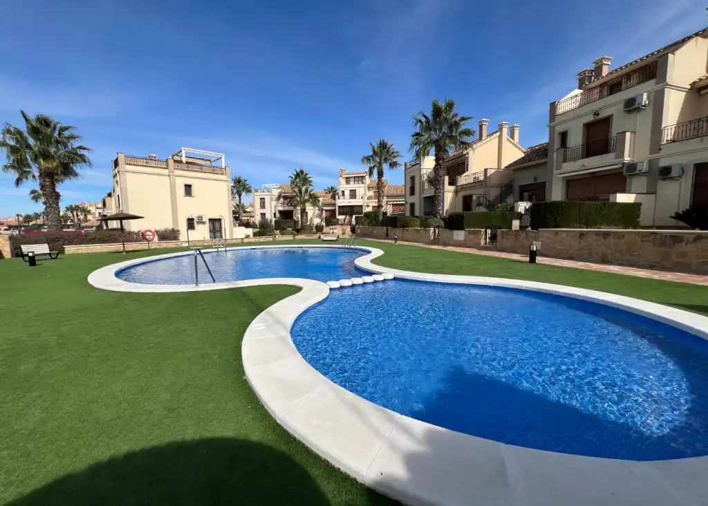 Jardí de Casa o xalet en venda en Alicante / Alacant amb Aire condicionat, Calefacció i Jardí privat