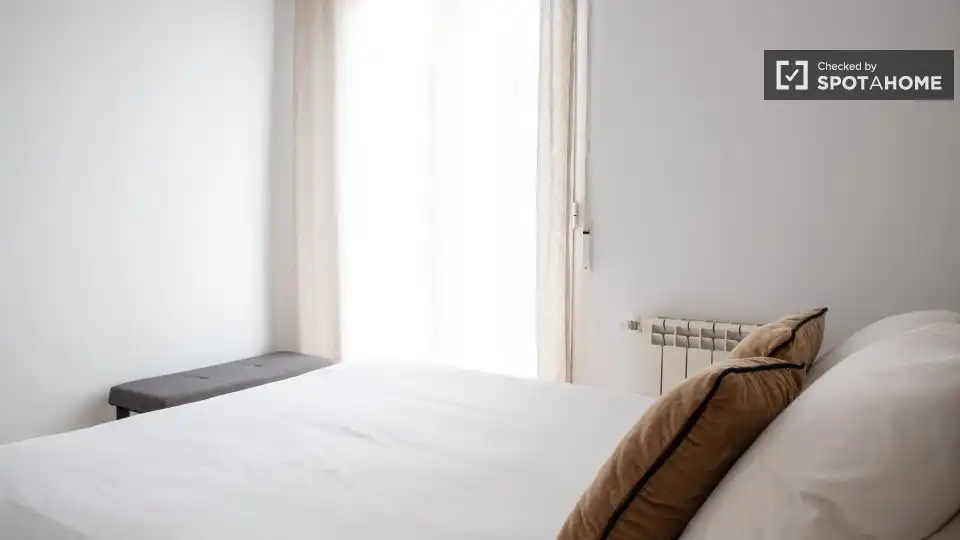Bedroom of Flat for rent in Madrid  with Air Conditioner, Heating and Furnished