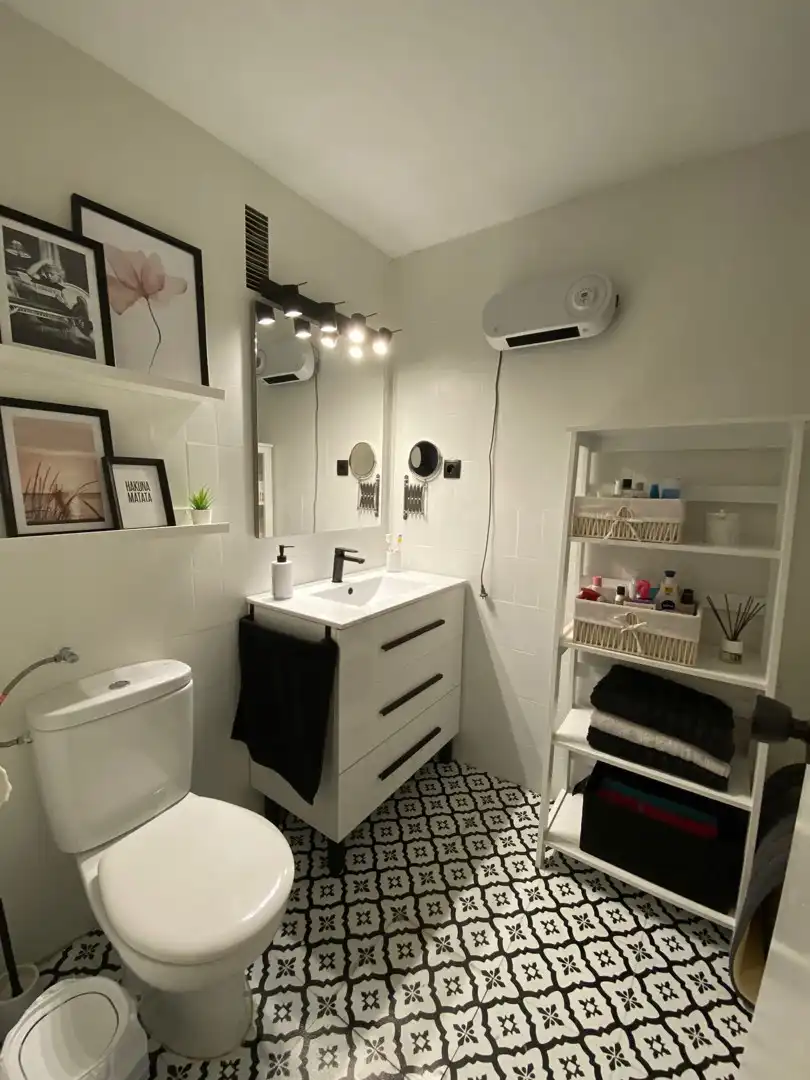 Bany de Apartament en venda en Valencia amb Moblat