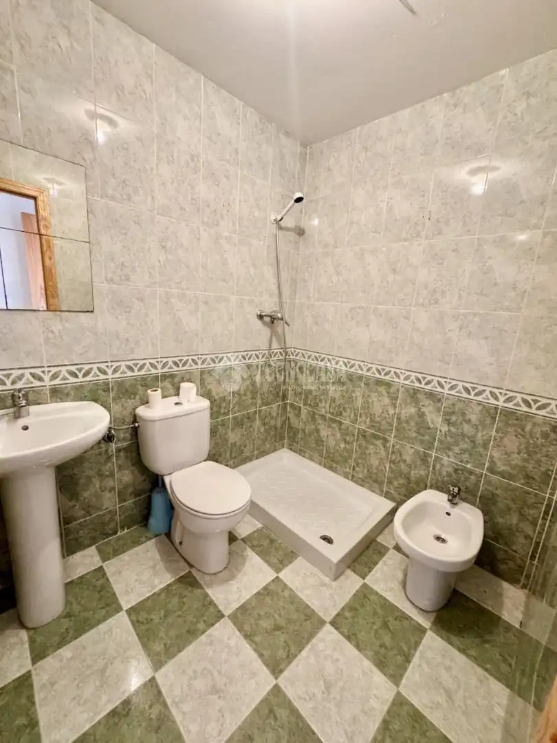 Badezimmer von Einfamilien-Reihenhaus zum Verkauf in Hita