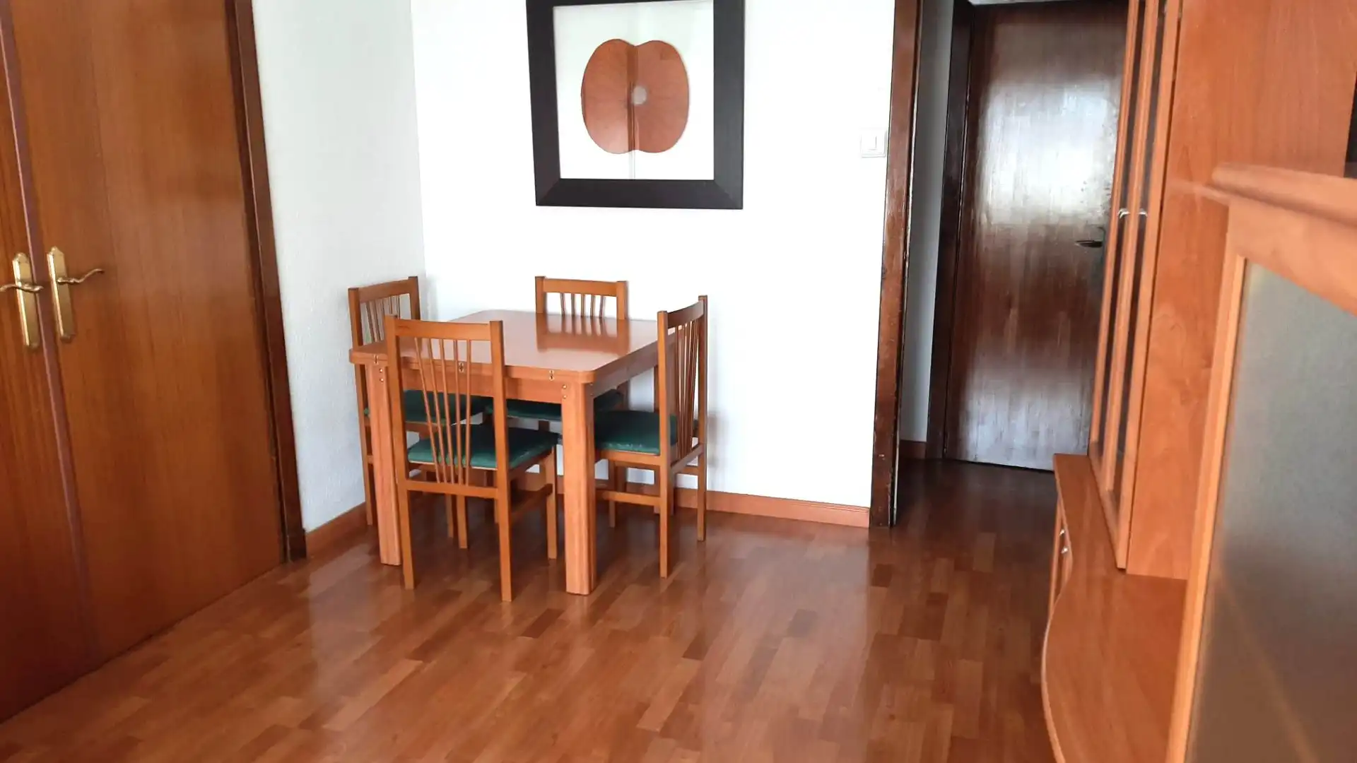 Comedor de Piso de alquiler en  Zaragoza Capital con Calefacción, Parquet y Amueblado