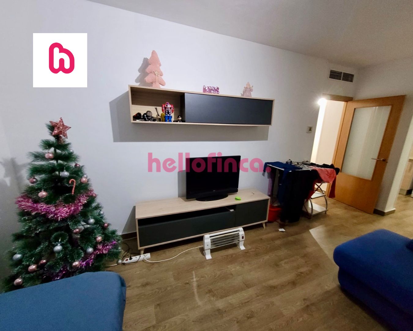 Living room of Flat for sale in Vilafranca del Penedès  with Air Conditioner, Heating and Parquet flooring