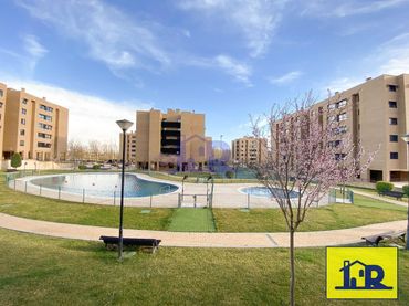 Appartamento con piscina in vendita a C/. OLMOS 34.  ALTURA 1 LETRA D (P.V.38)