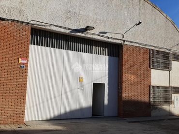 Locale commerciale in vendita a Renfe - Bulevar 1ª y 2ª Fase