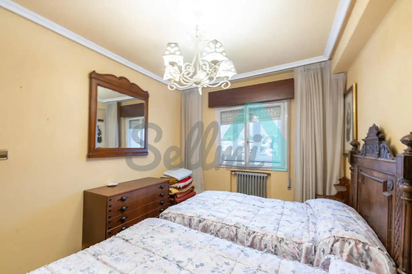 Habitación de Piso en venta en Oviedo  con Calefacción, Parquet y Terraza