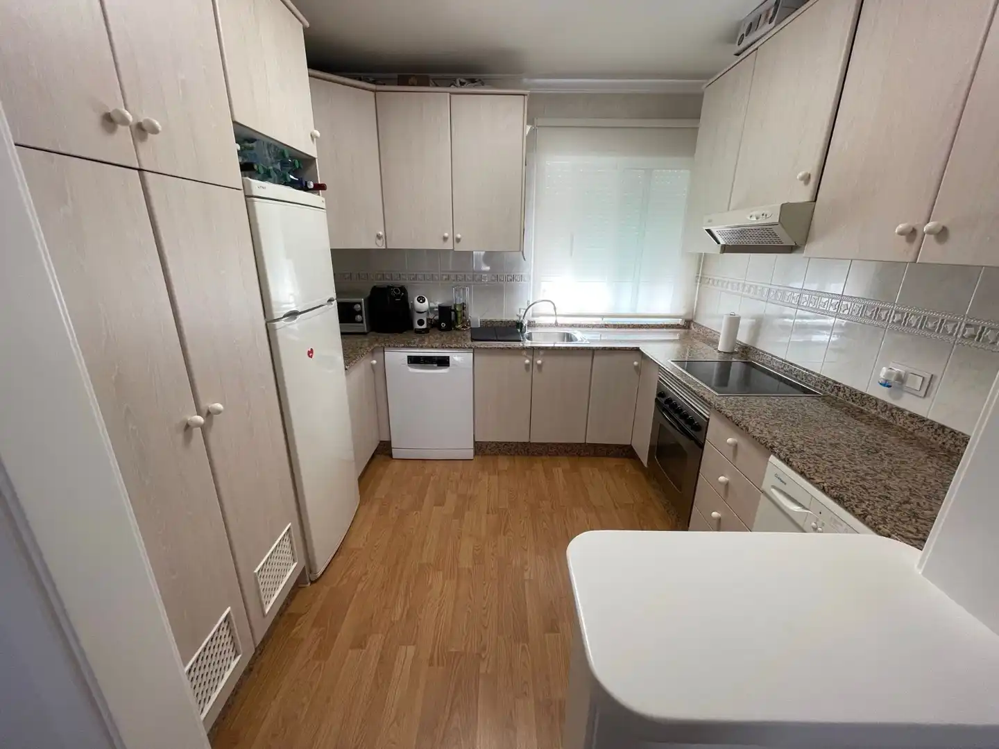 Cocina de Apartamento de alquiler en Mazarrón con Aire acondicionado, Amueblado y Lavadora