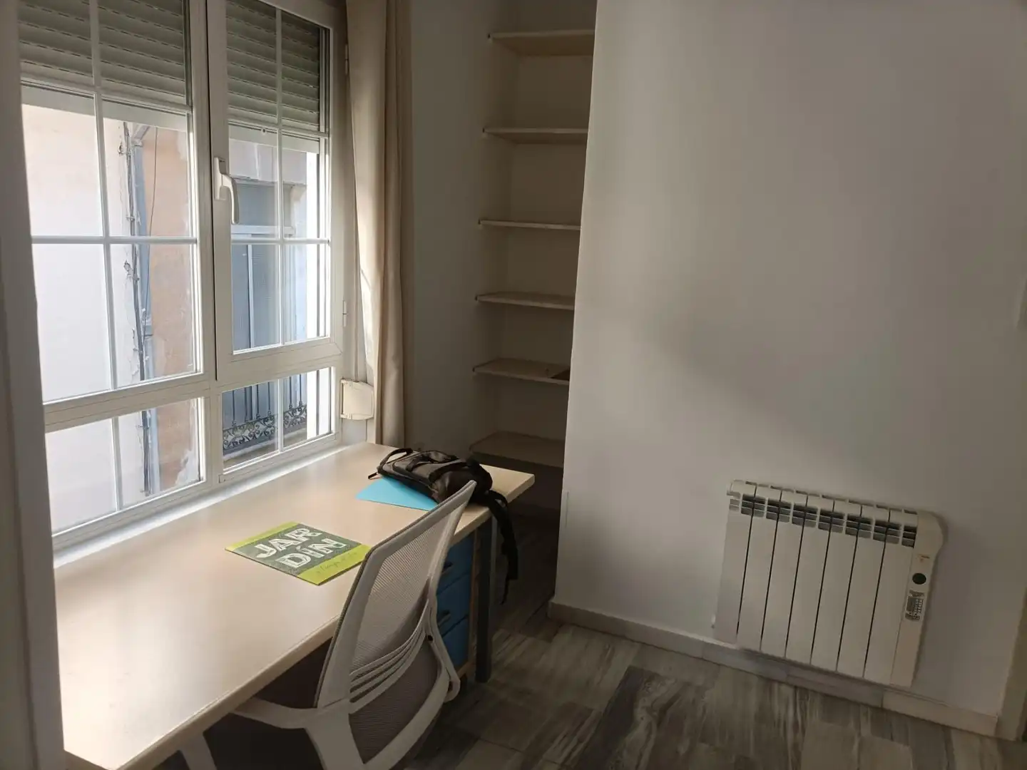 Habitación de Piso de alquiler en Granada con Calefacción y Amueblado