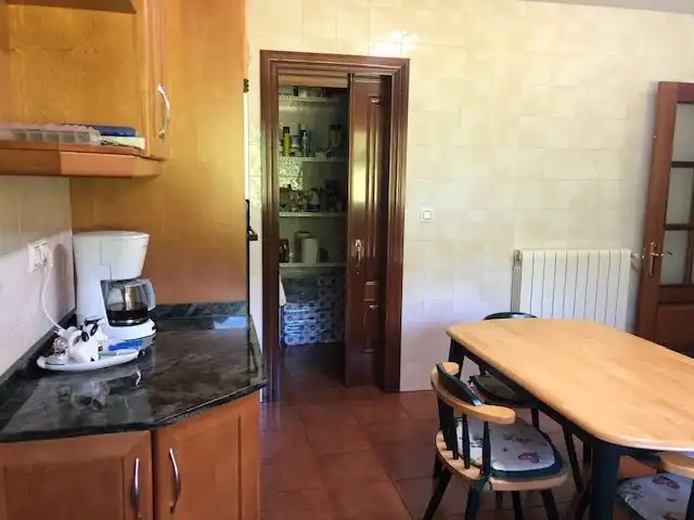 Cocina de Casa o chalet en venta en Llanera con Calefacción, Jardín privado y Parquet