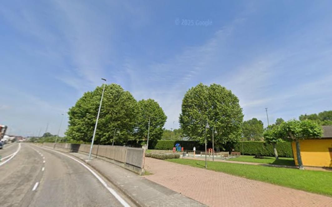 Vista exterior de Piso en venta en Avilés con Balcón