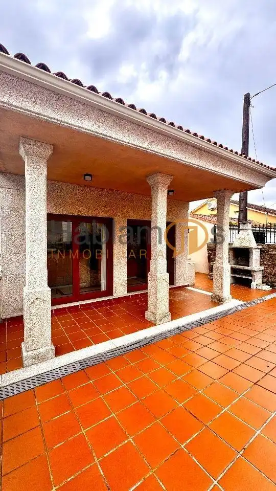 Vista exterior de Casa o chalet en venta en Vilagarcía de Arousa con Calefacción, Jardín privado y Terraza
