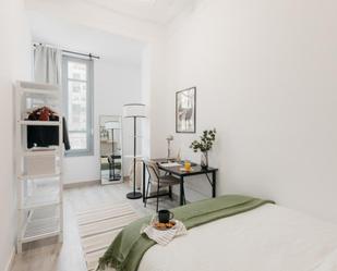 Dormitori de Apartament per a compartir en  Valencia Capital amb Moblat, Forn i Rentadora