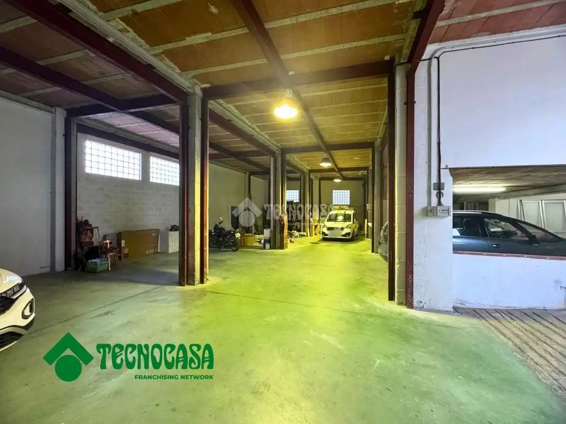 Locale commerciale in vendita a Tolox