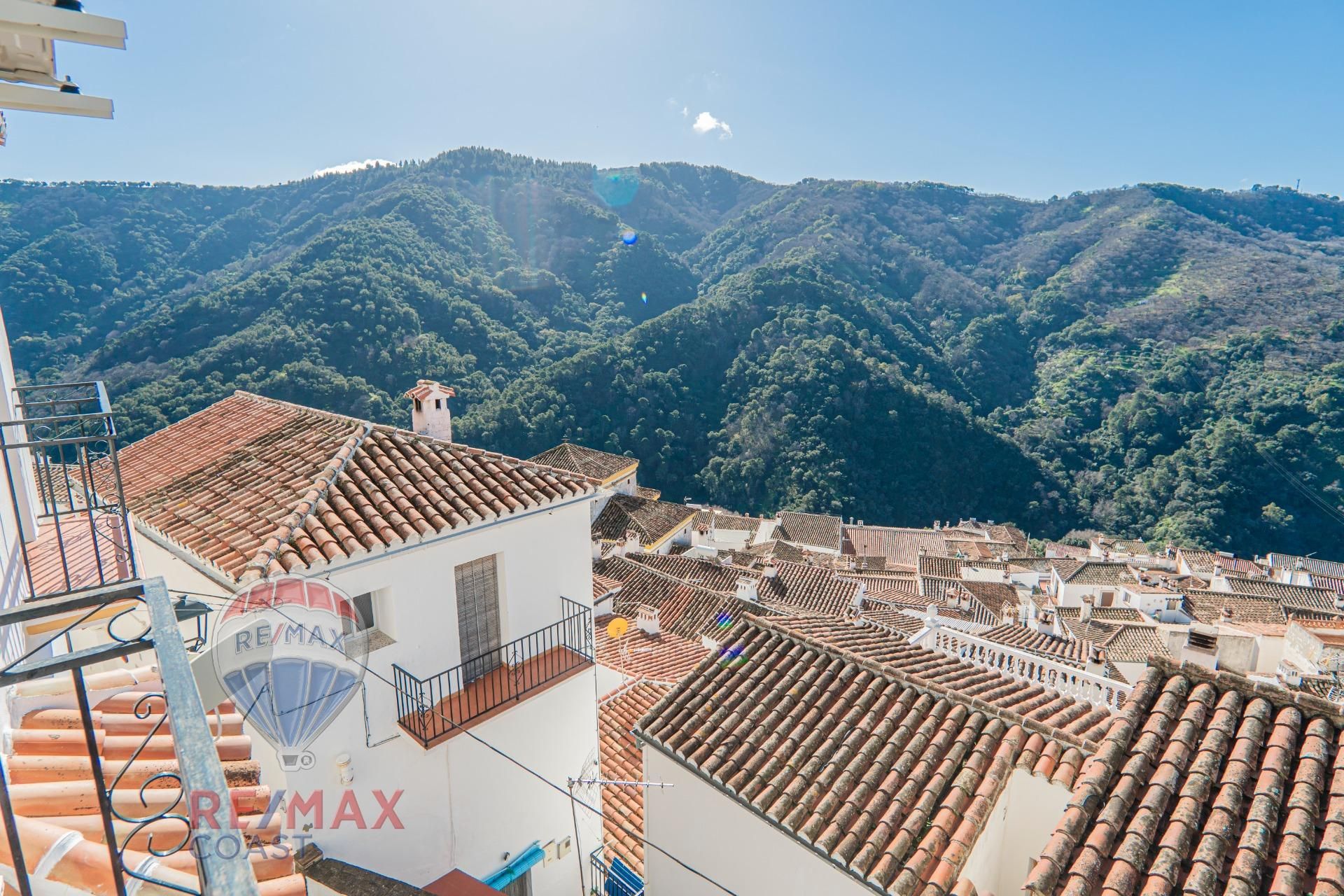 Vista exterior de Finca rústica en venda en Jubrique amb Aire condicionat, Calefacció i Terrassa