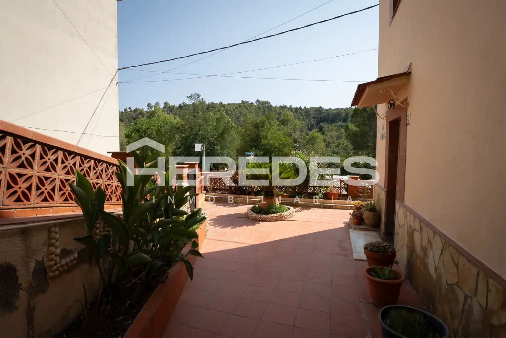 Terrassa de Casa o xalet en venda en Torrelles de Llobregat amb Jardí privat, Terrassa i Moblat