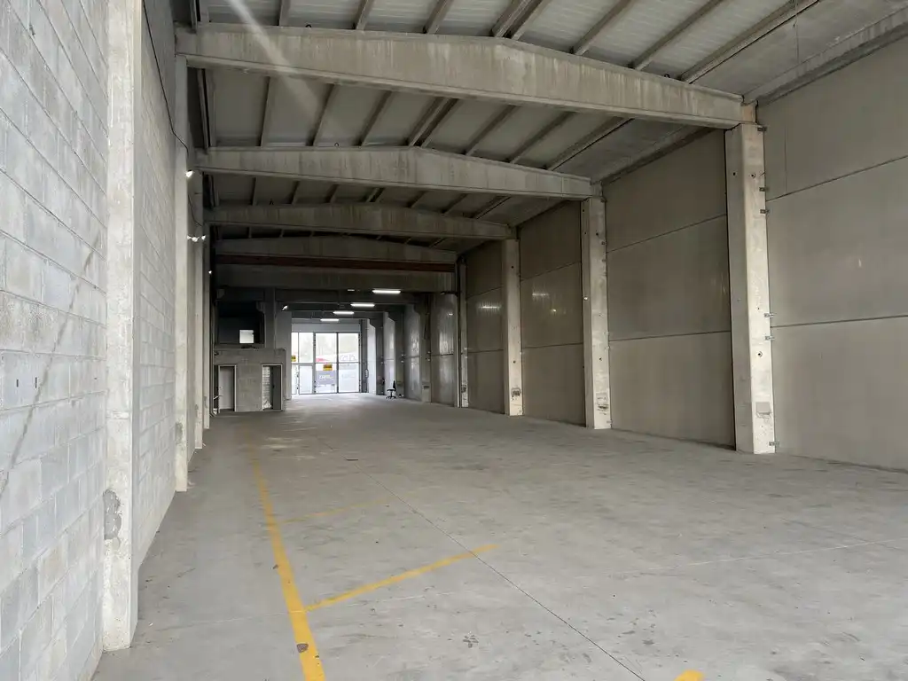 Nave industrial en venta en Santiago de Compostela 